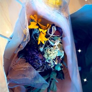 I see beauty on the outside!!